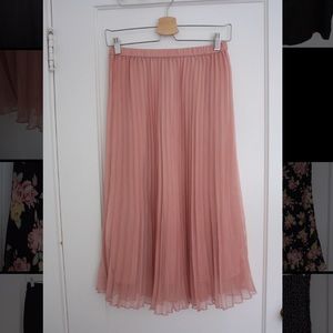 H&M pink pleated midi skirt M